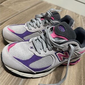 2002R New Balance-men 5/women 7